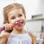 Dantų breketai ir plokštelės vaikams: kada tai kompensuoja ligonių kasos?